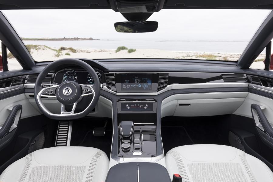 Торпедо Volkswagen Atlas Cross Sport Concept 2018 года  (фото 28 из 30)